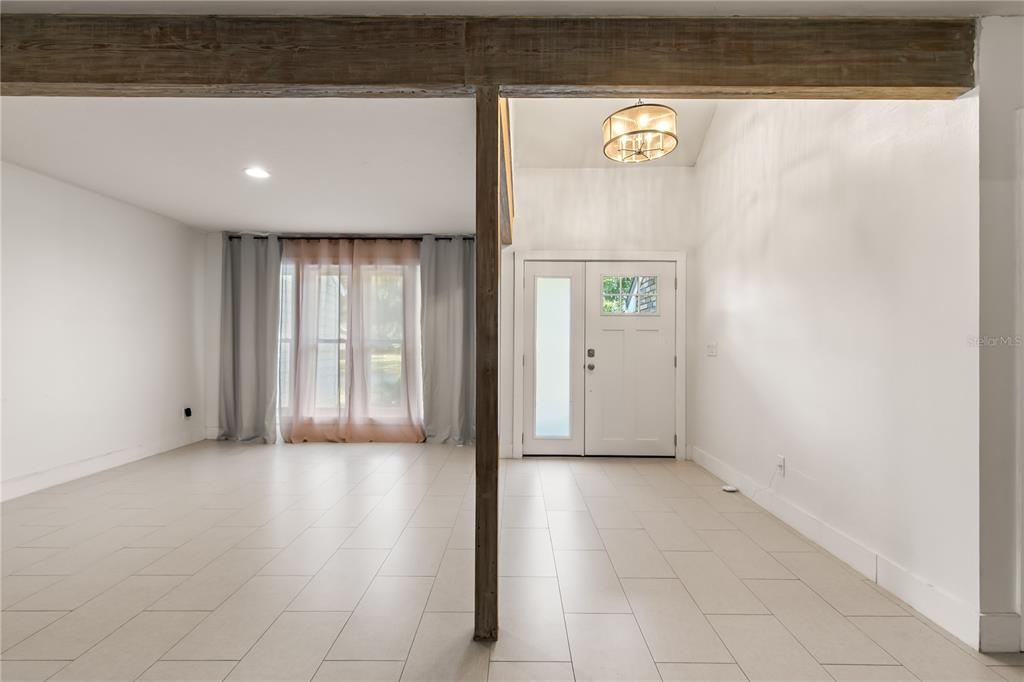 4951 Courtland Loop Winter Springs, FL 32708 - Photo 11 of 36 a view of an entryway