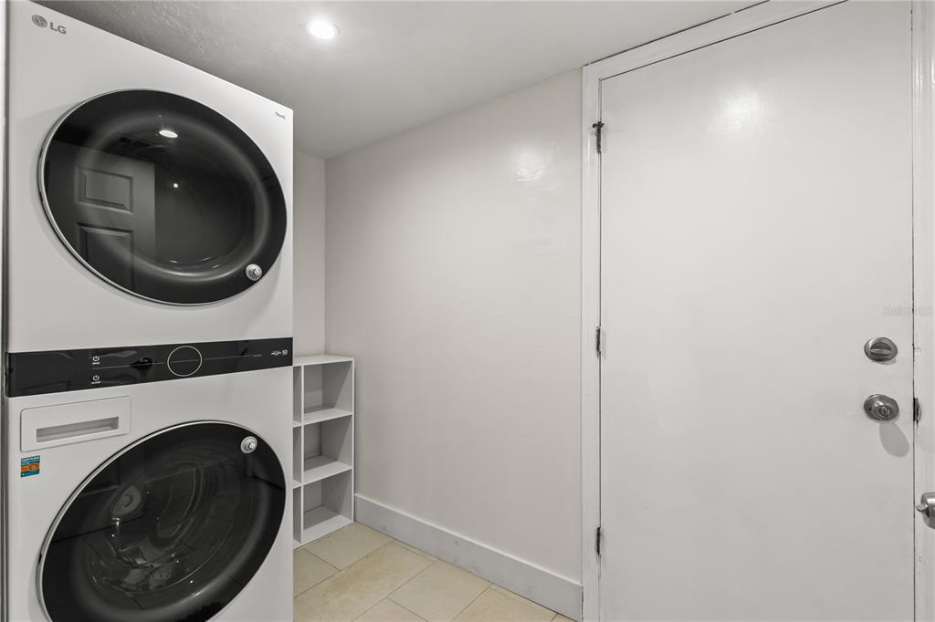 4951 Courtland Loop Winter Springs, FL 32708 - Photo 15 of 36 a close up view of a washer and dryer