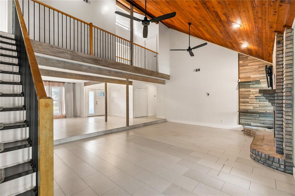 4951 Courtland Loop Winter Springs, FL 32708 - Photo 16 of 36 a view of a building stairs