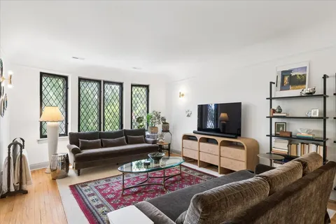 $400,000 | 1118 Washington Boulevard, Unit 3A, Oak Park, IL 60302