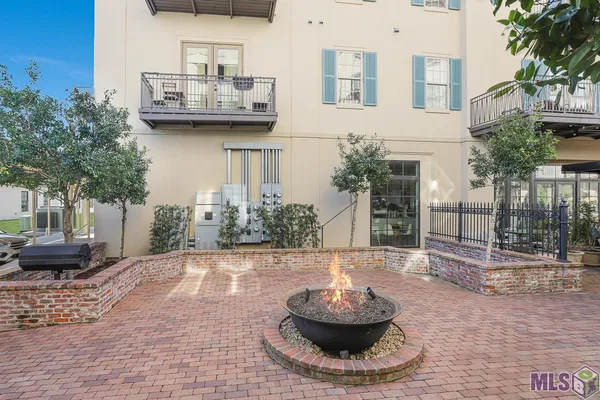 $1,800 | 8211 Village Plaza Court, Unit 2B, Baton Rouge, LA 70810