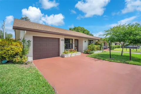 $415,000 | 2343 Southwest 15th Place, Deerfield Beach, FL 33442