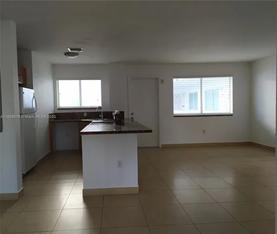 $2,000 | 7915 East Drive, Unit 2E, North Bay Village, FL 33141