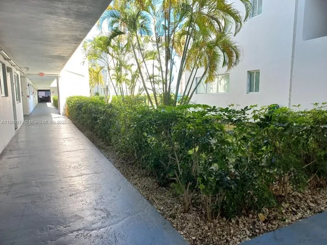 $2,000 | 7915 East Drive, Unit 2E, North Bay Village, FL 33141