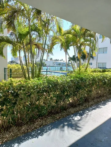 $2,000 | 7915 East Drive, Unit 2E, North Bay Village, FL 33141