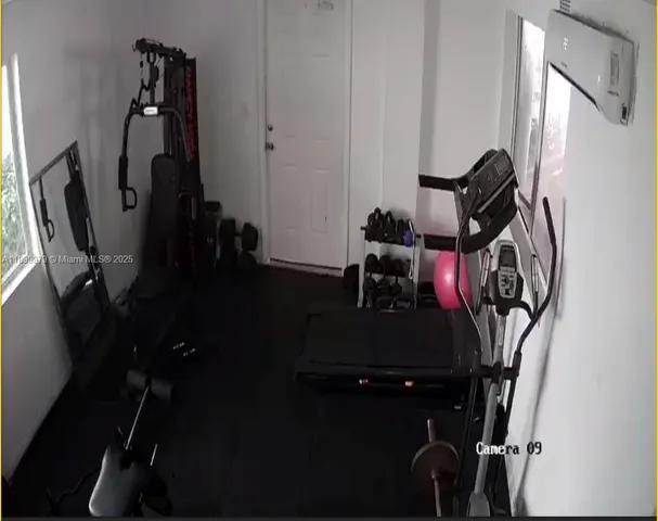 $2,000 | 7915 East Drive, Unit 2E, North Bay Village, FL 33141