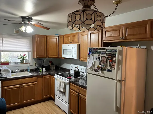 $2,650 | 484 Moriches-Middle Island Road, Manorville, NY 11949