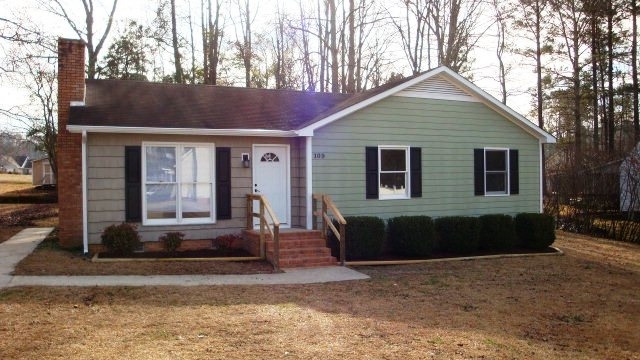 109 Evergreen Court Rockingham, NC 28379 - Photo 1 of 8 Primary Photo