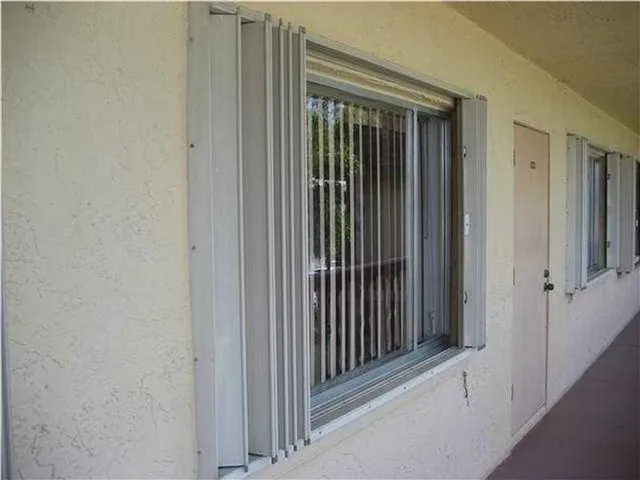 $1,900 | 500 Village Green Circle West, Unit 107, Palm Springs, FL 33461