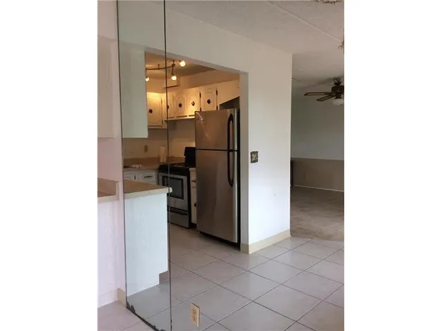 $1,900 | 500 Village Green Circle West, Unit 107, Palm Springs, FL 33461