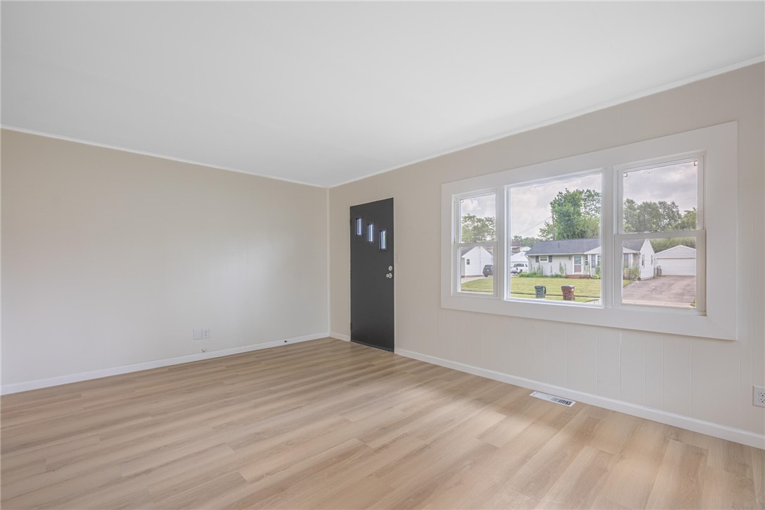 2957 Purdue Road Kettering, OH 45420 - Photo 4 of 18