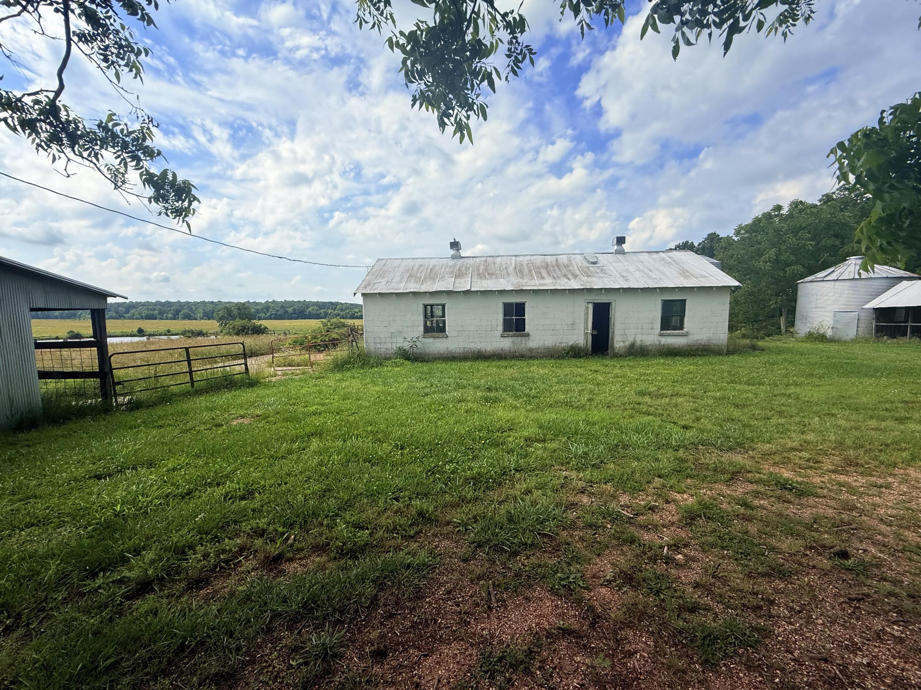 820 South Dallas County Line Road Conway, MO 65632 - Photo 23 of 43 IMG_4579