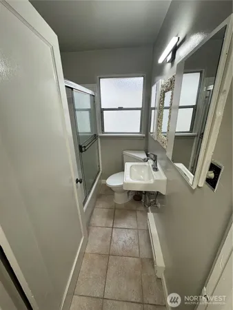 $1,995 | 15325 4th Avenue Southwest, Burien, WA 98166