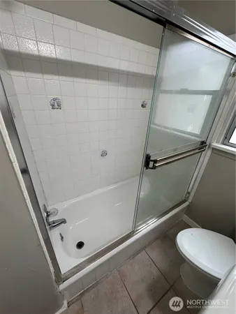 $1,995 | 15325 4th Avenue Southwest, Burien, WA 98166