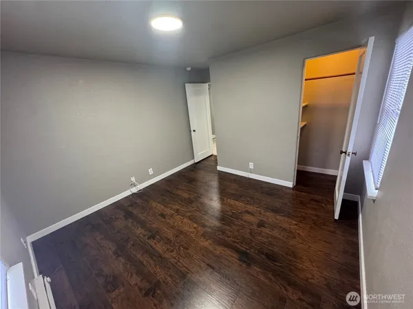 $1,995 | 15325 4th Avenue Southwest, Burien, WA 98166