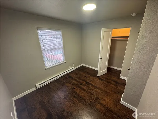 $1,995 | 15325 4th Avenue Southwest, Burien, WA 98166