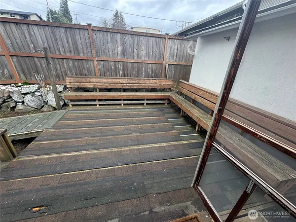 $1,995 | 15325 4th Avenue Southwest, Burien, WA 98166