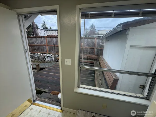 $1,995 | 15325 4th Avenue Southwest, Burien, WA 98166