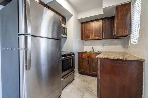 $2,050 | 7931 East Drive, Unit 404, North Bay Village, FL 33141