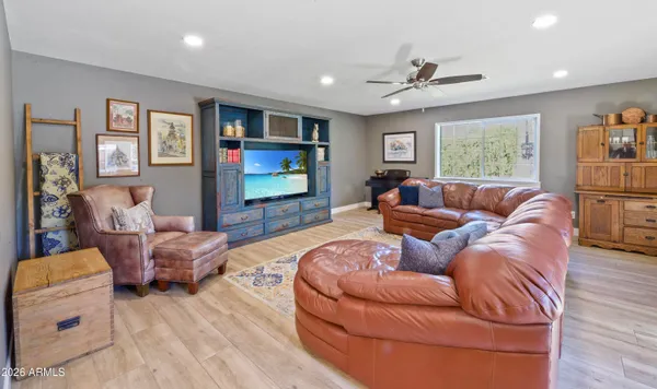 $1,295,000 | 7823 North 7th Place, Phoenix, AZ 85020