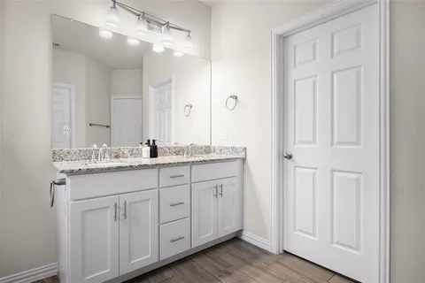 $384,900 | 420 Stone Holw Drive, Ferris, TX 75125