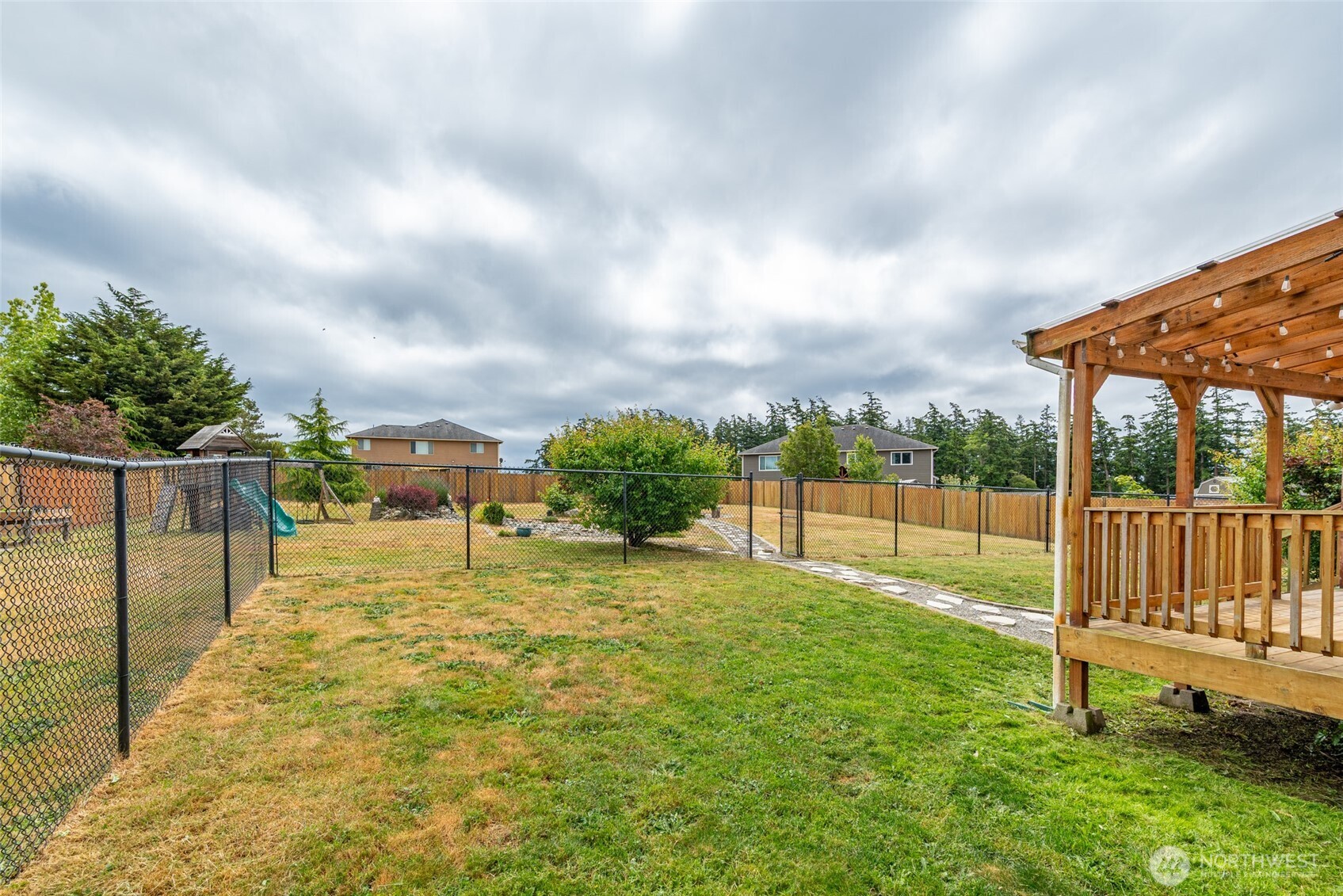 1033 Lyle Ridge Circle Oak Harbor, WA 98277 - Photo 32 of 37