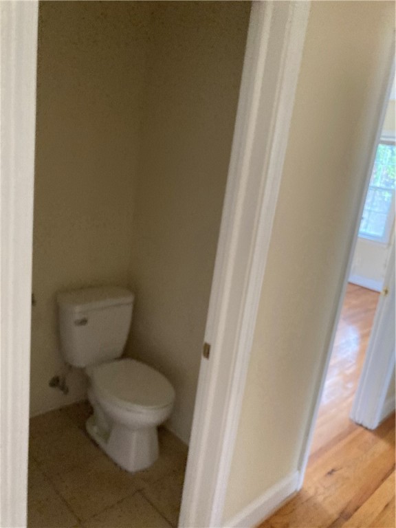 2303 Lindale Road Anderson, SC 29621 - Photo 11 of 30 Hall bath