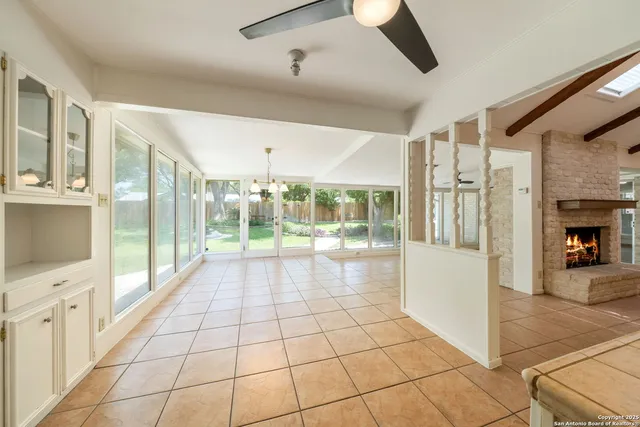 $383,990 | 425 Crestwind Drive, Windcrest, TX 78239