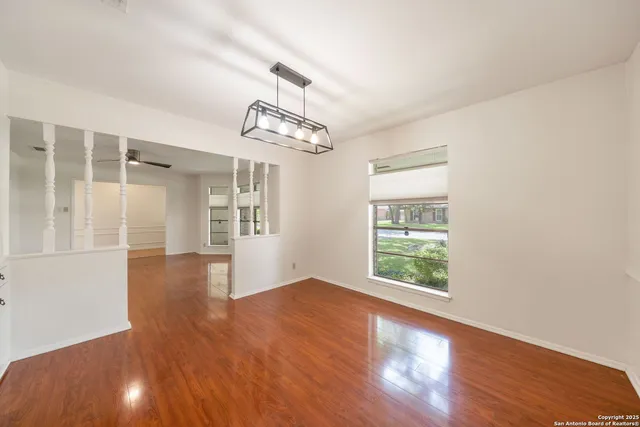 $383,990 | 425 Crestwind Drive, Windcrest, TX 78239