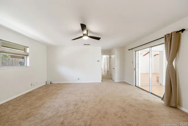 $383,990 | 425 Crestwind Drive, Windcrest, TX 78239