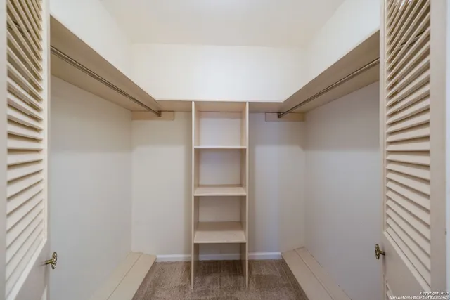 $383,990 | 425 Crestwind Drive, Windcrest, TX 78239