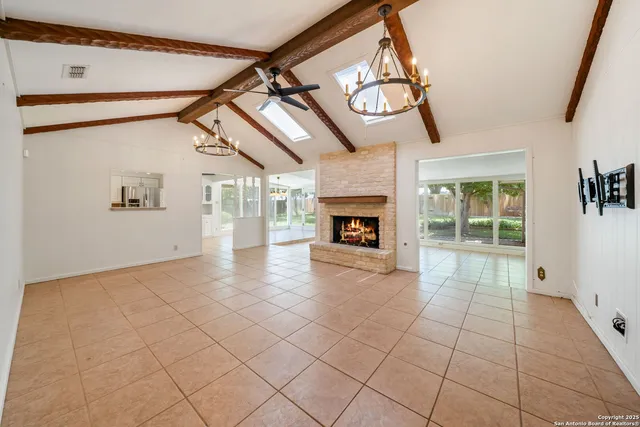 $383,990 | 425 Crestwind Drive, Windcrest, TX 78239