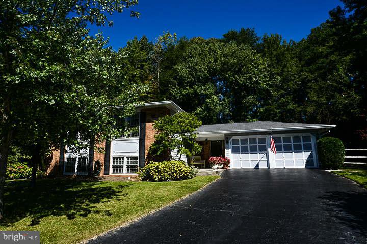 9100 Rookings Court Springfield, VA 22153 - Photo 1 of 28 Exterior (Front)