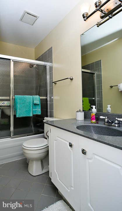 9100 Rookings Court Springfield, VA 22153 - Photo 12 of 28 Bath