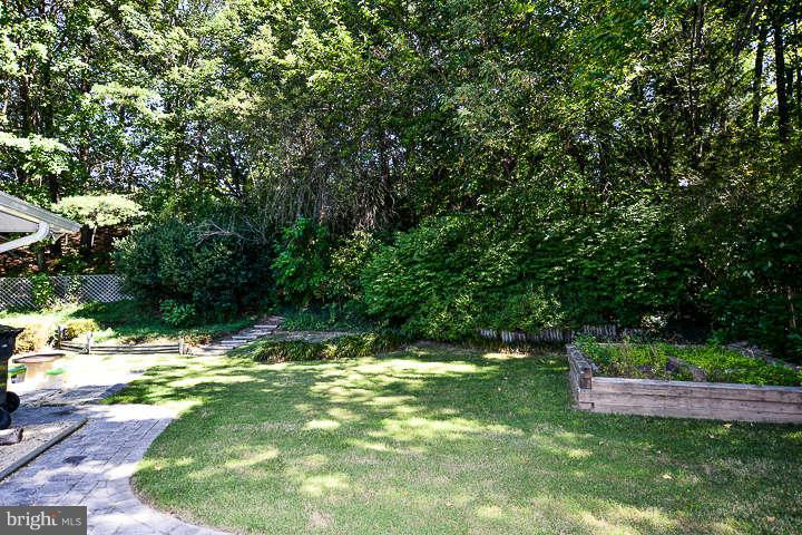 9100 Rookings Court Springfield, VA 22153 - Photo 26 of 28 Exterior (Rear)