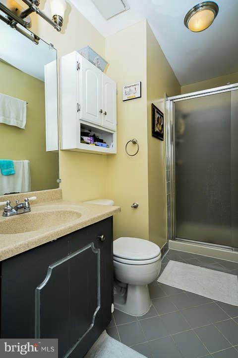 9100 Rookings Court Springfield, VA 22153 - Photo 9 of 28 Bath (Master)