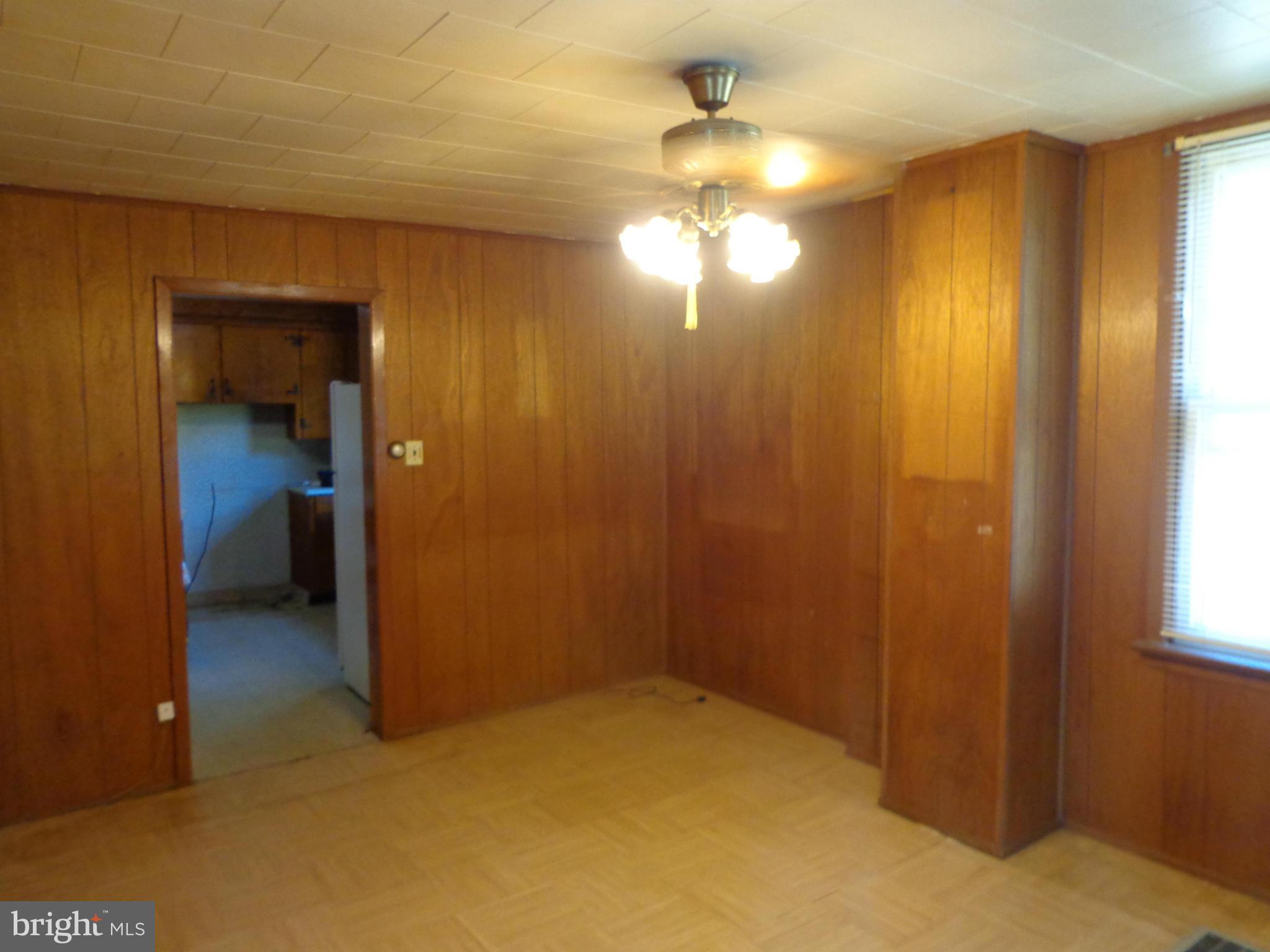 15429 Clear Spring Road Williamsport, MD 21795 - Photo 18 of 20 Living Room