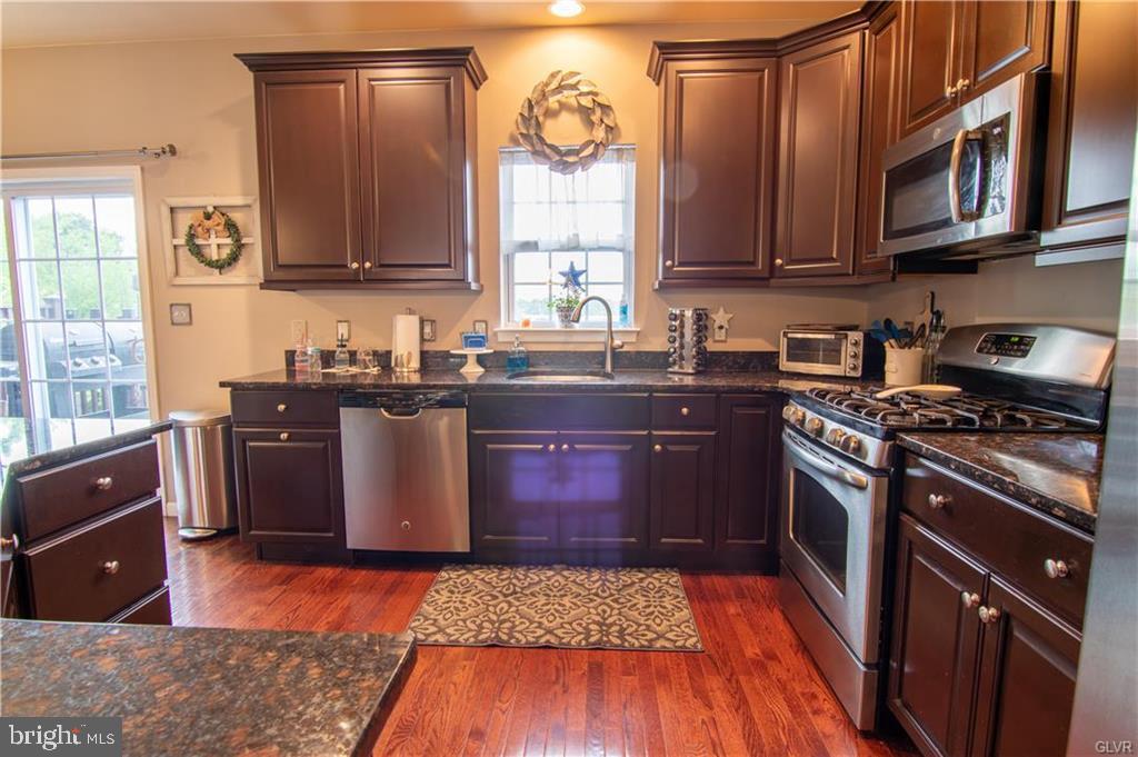 2210 Rising Hill Road Whitehall, PA 18052 - Photo 6 of 18 Gallery Image 6