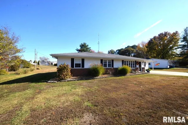 $168,000 | 10 Edgewood Drive, Mount Vernon, IL 62864