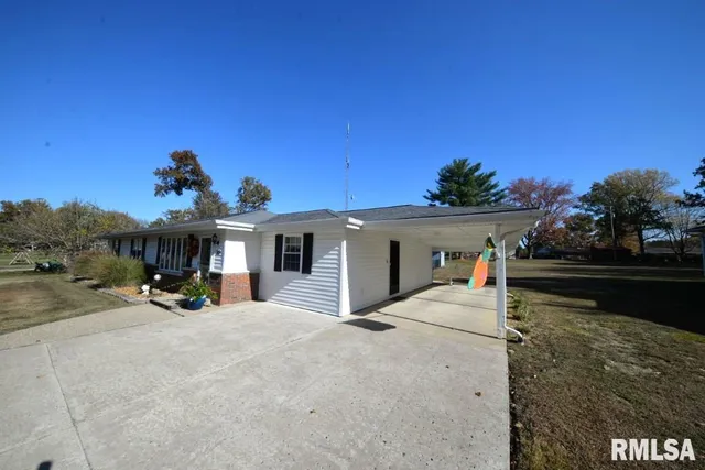 $168,000 | 10 Edgewood Drive, Mount Vernon, IL 62864