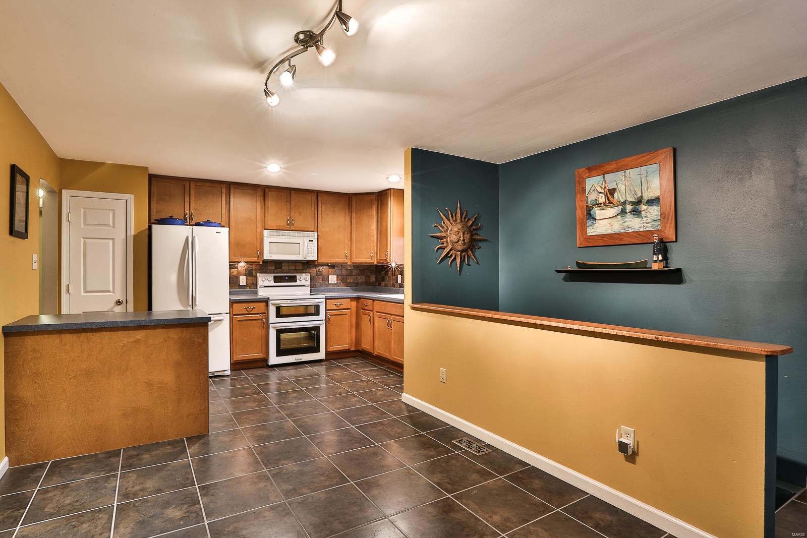 3 Roland Lane St. Peters, MO 63376 - Photo 7 of 25 Gallery Image 7