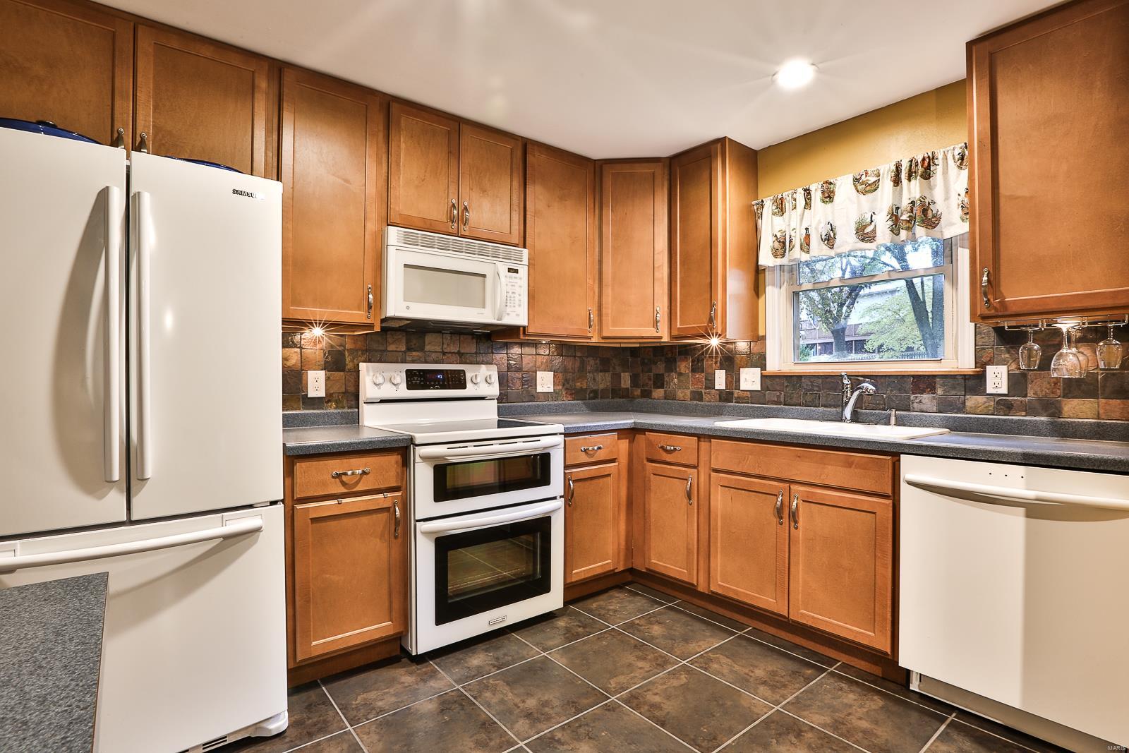 3 Roland Lane St. Peters, MO 63376 - Photo 8 of 25 Gallery Image 8