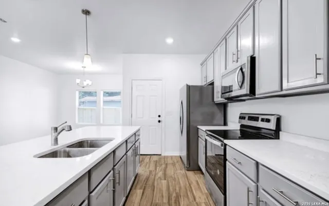 $1,550 | 215 Southlawn Avenue, San Antonio, TX 78237