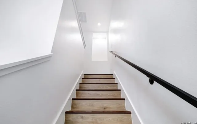 $1,550 | 215 Southlawn Avenue, San Antonio, TX 78237