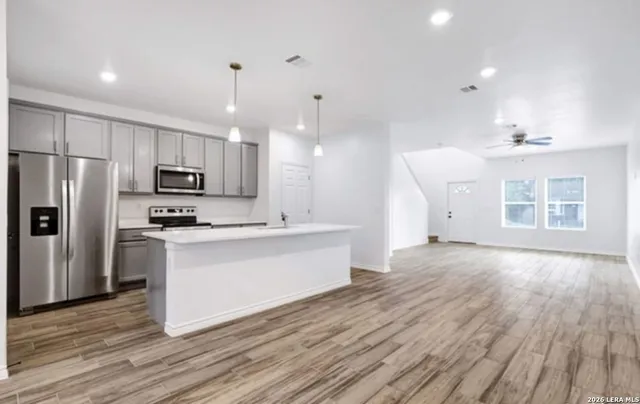 $1,550 | 215 Southlawn Avenue, San Antonio, TX 78237