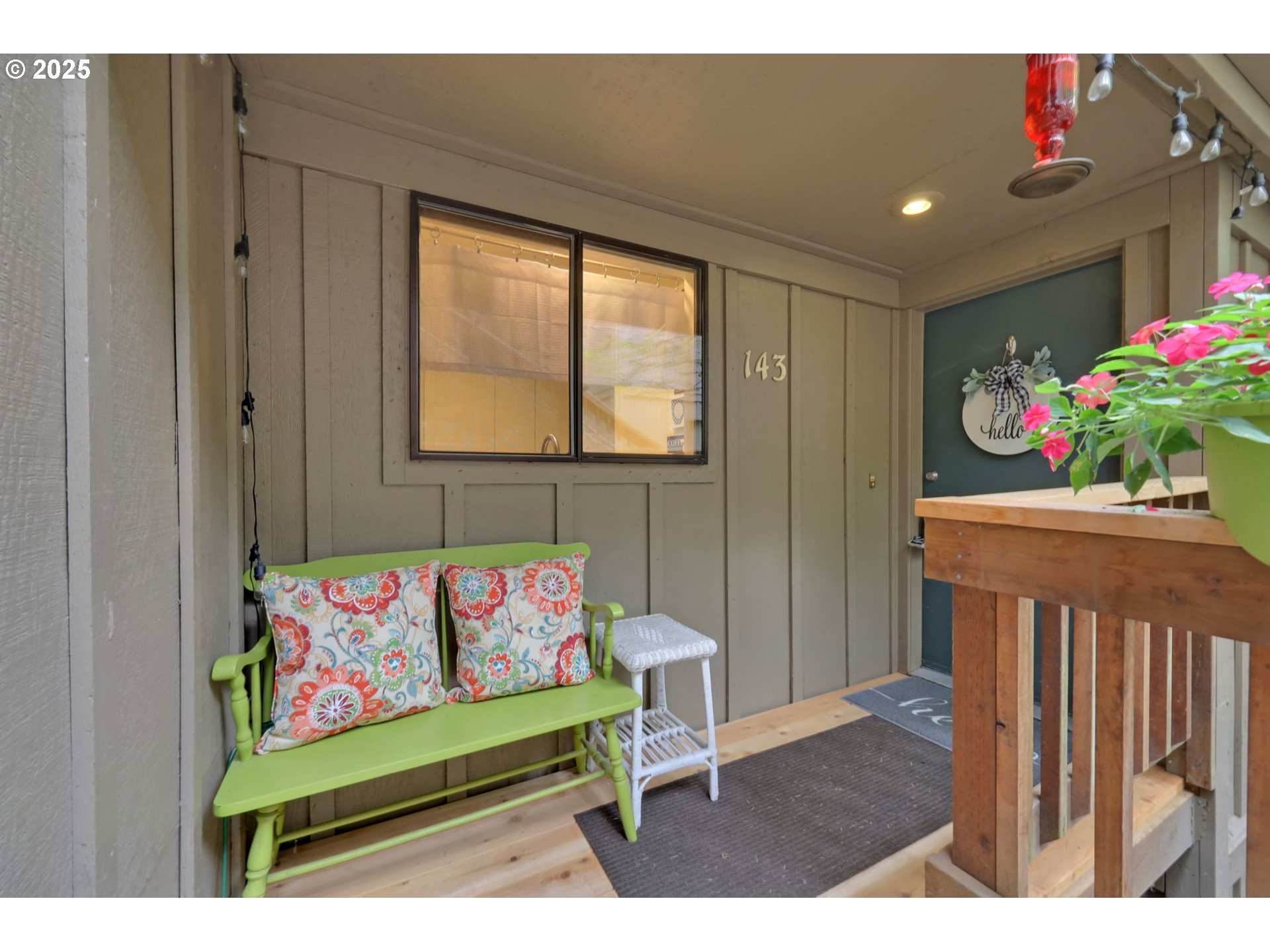 143 Treehill Loop Eugene, OR 97405 - Photo 2 of 48