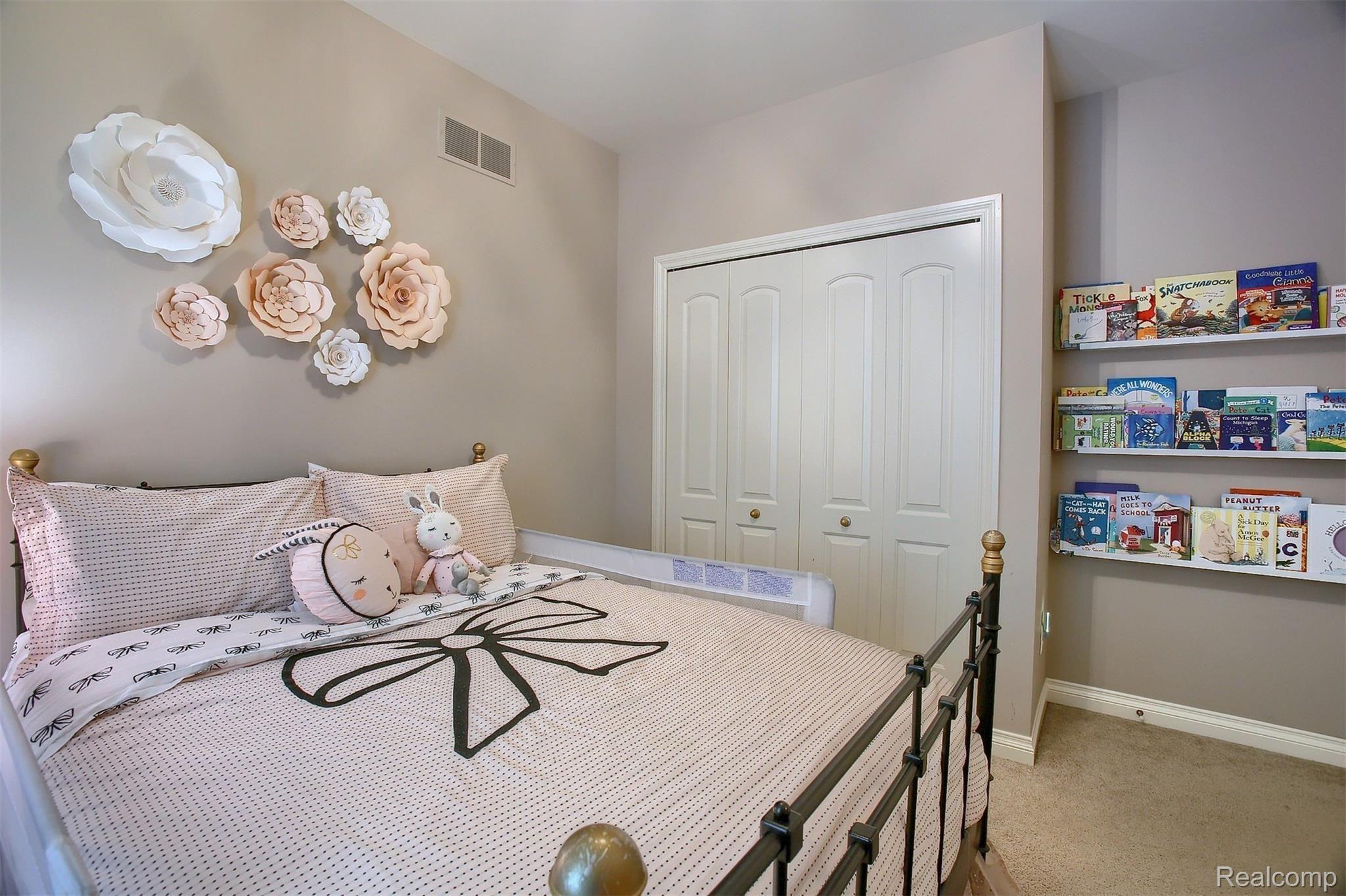 16345 Moore Park Road Macomb, MI 48044 - Photo 29 of 39 29-3rd-Bedroom-2nd-View.jpg