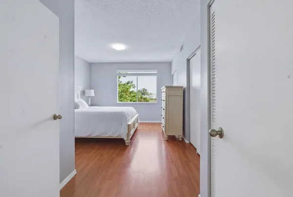 $2,900 | 16635 Hemingway Drive, Weston, FL 33326