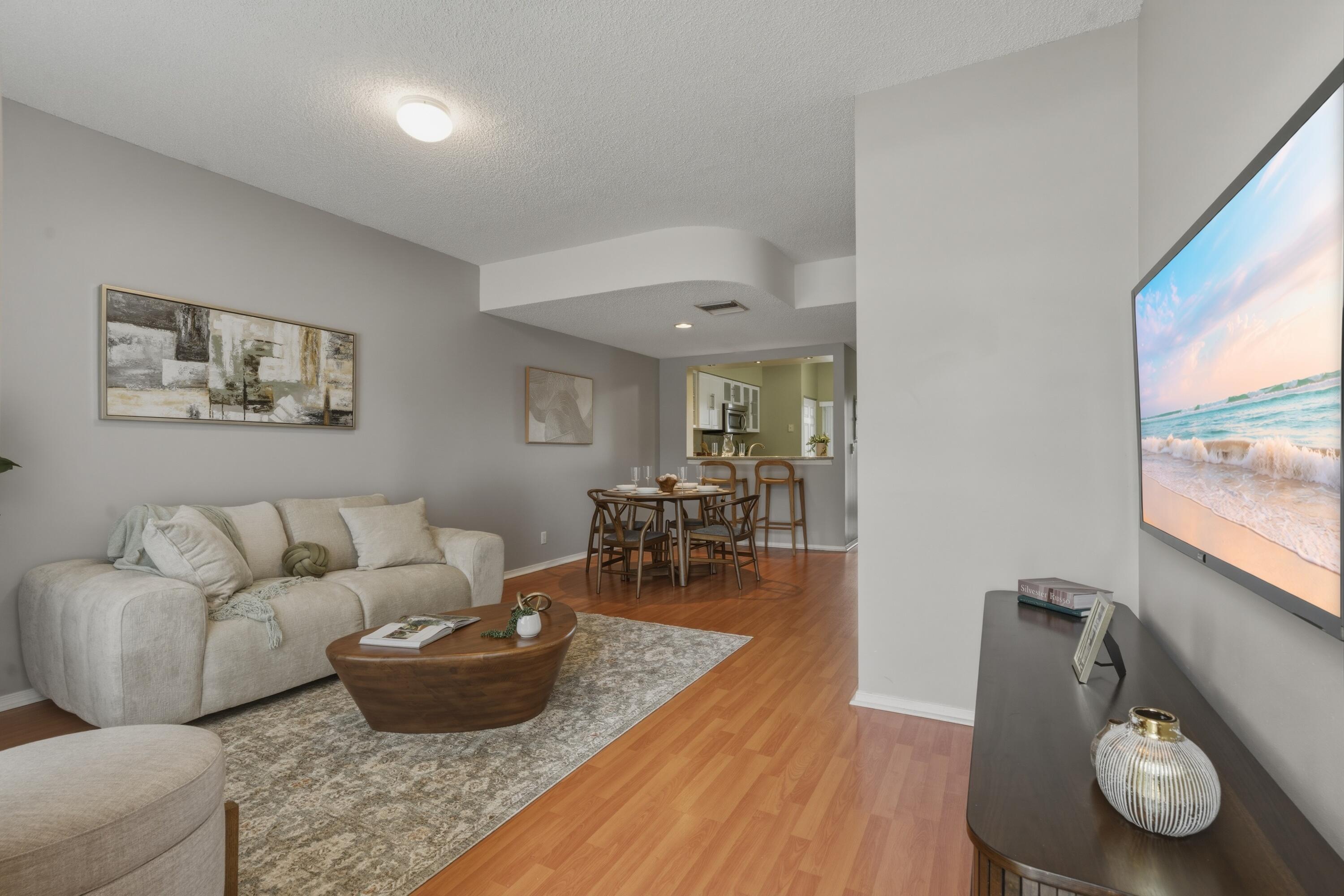 16635 Hemingway Drive Weston, FL 33326 - Photo 2 of 28 DSC08276