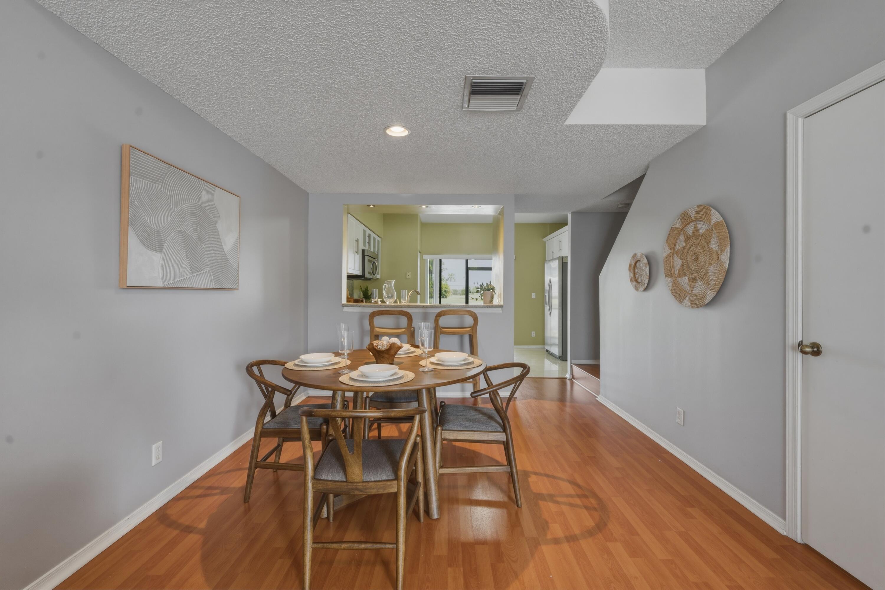 16635 Hemingway Drive Weston, FL 33326 - Photo 4 of 28 DSC08315